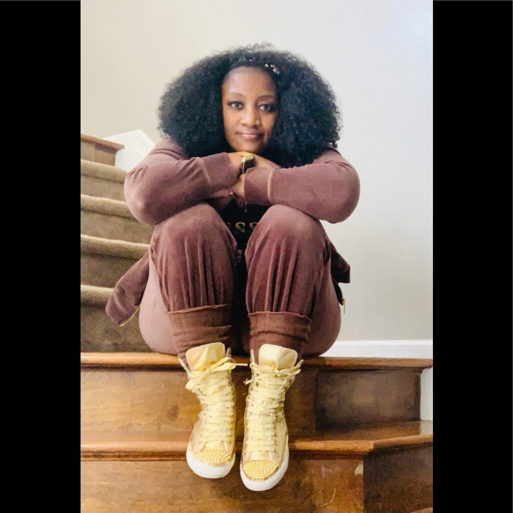 Stylist Gold Extra- hightop Converses